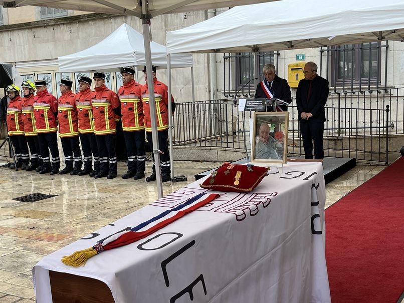 Vibrant hommage au Dr Jean Monnier Ville de Brignoles