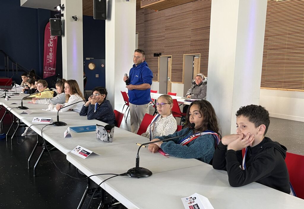 Conseil municipal des jeunes : des idées et des projets Ville de Brignoles