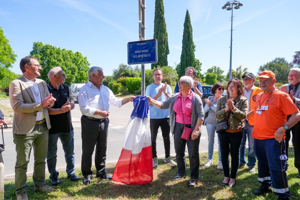 Un rond-point en hommage aux bénévoles Ville de Brignoles