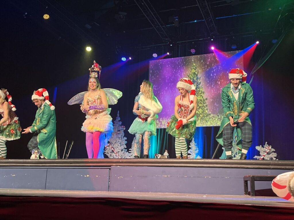 Père Noël en avance pour les écoles maternelles Ville de Brignoles