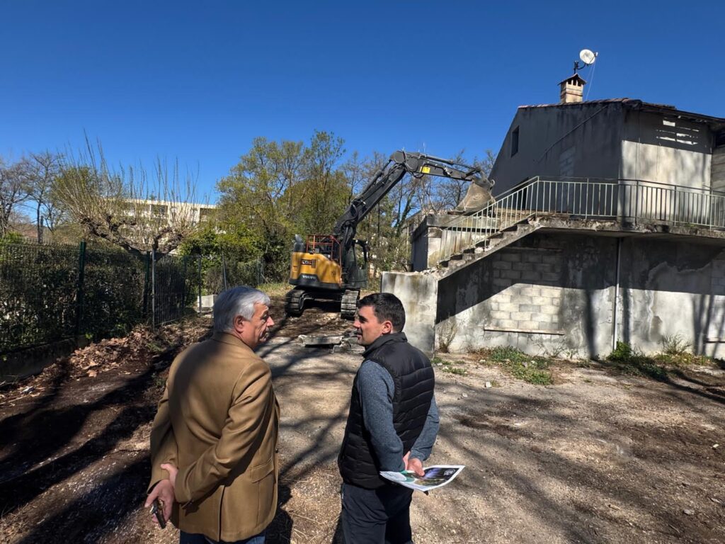 Prévention des inondations : démolition de l'ancienne caserne à La Burlière Ville de Brignoles
