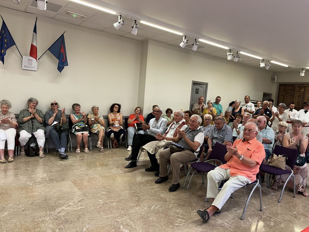 Brignoles, officiellement ciéuta mistralenco Ville de Brignoles