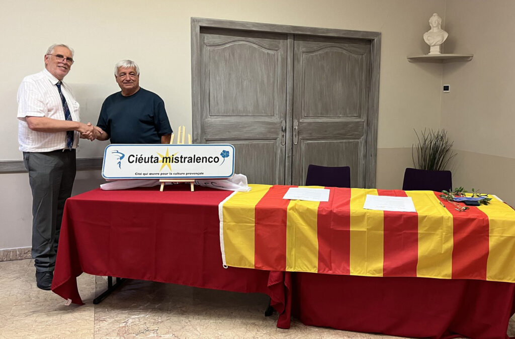 Brignoles, officiellement ciéuta mistralenco Ville de Brignoles