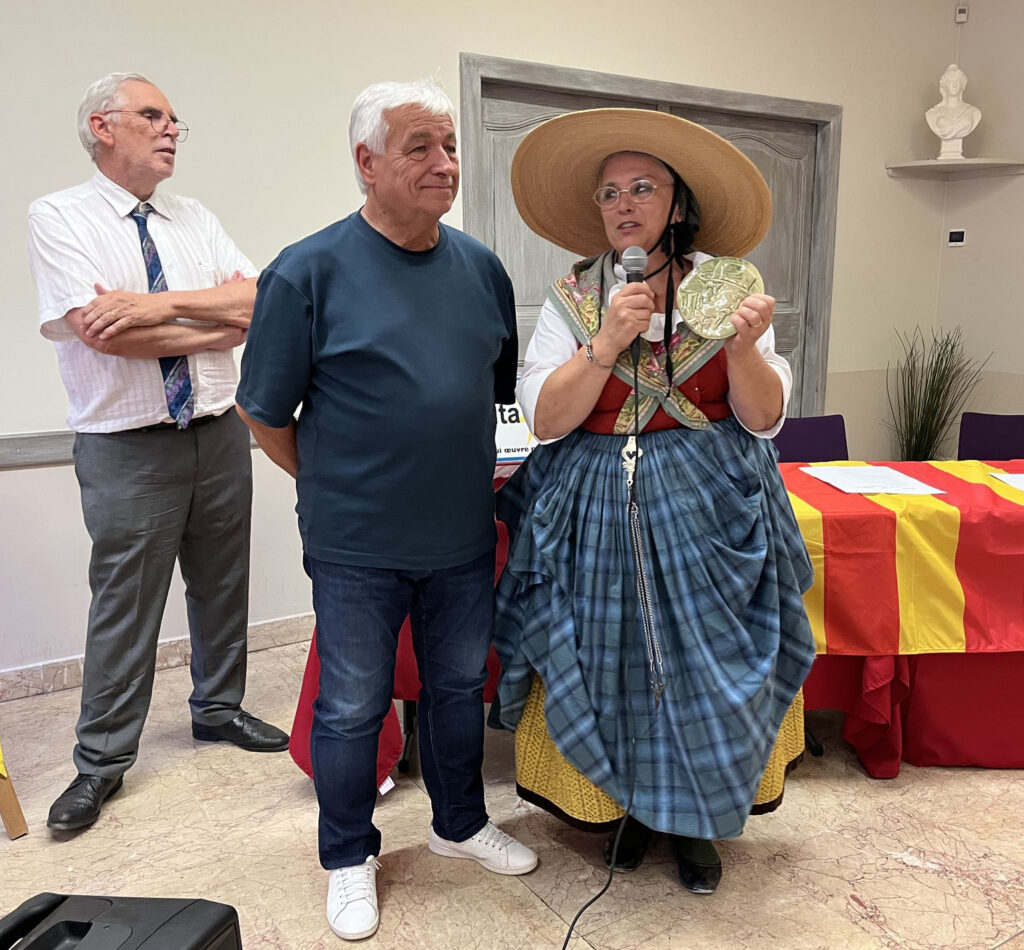 Brignoles, officiellement ciéuta mistralenco Ville de Brignoles